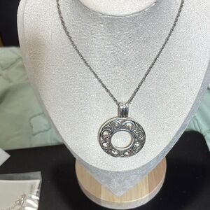 Elegant Silver Pendant Necklace